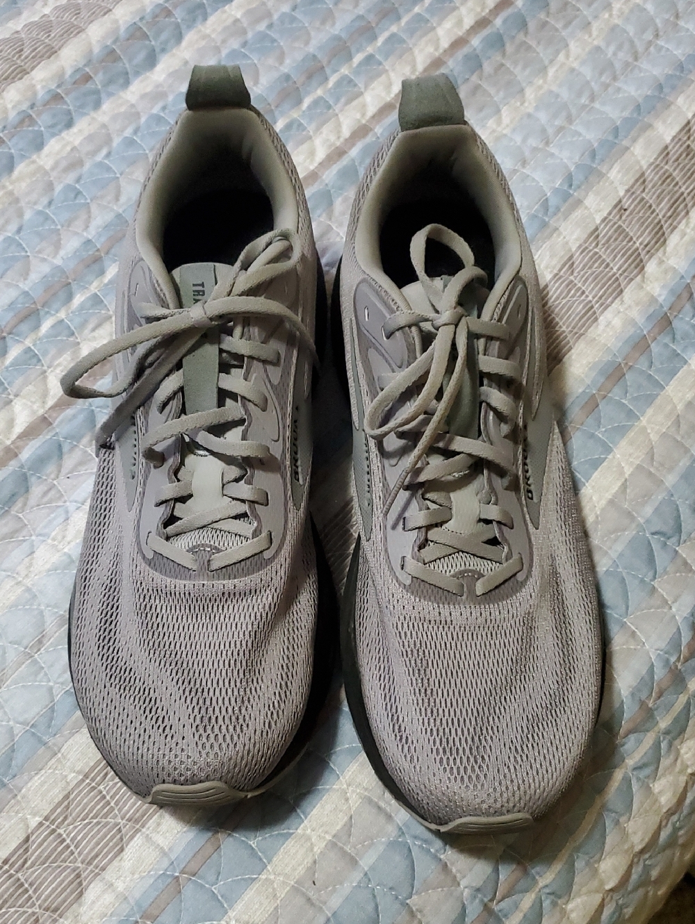 Brooks Men's Size  12.5 Running Shoes - Light Gray